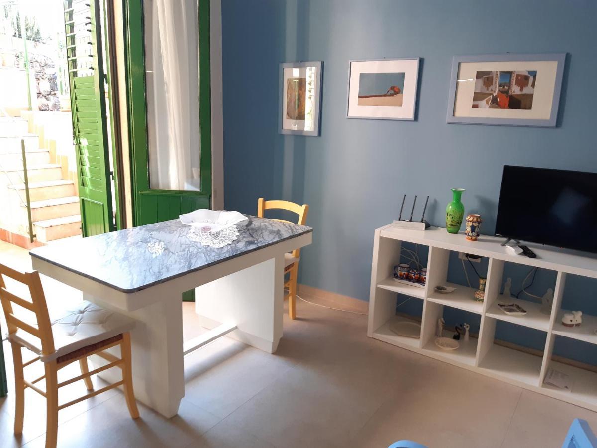Casa Vacanze Rosa Aci Trezza Bagian luar foto