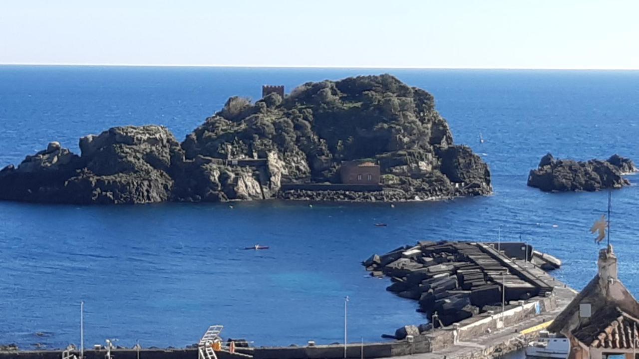 Casa Vacanze Rosa Aci Trezza Bagian luar foto