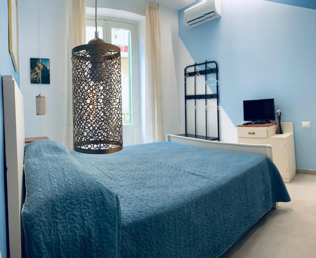 Casa Vacanze Rosa Aci Trezza Bagian luar foto