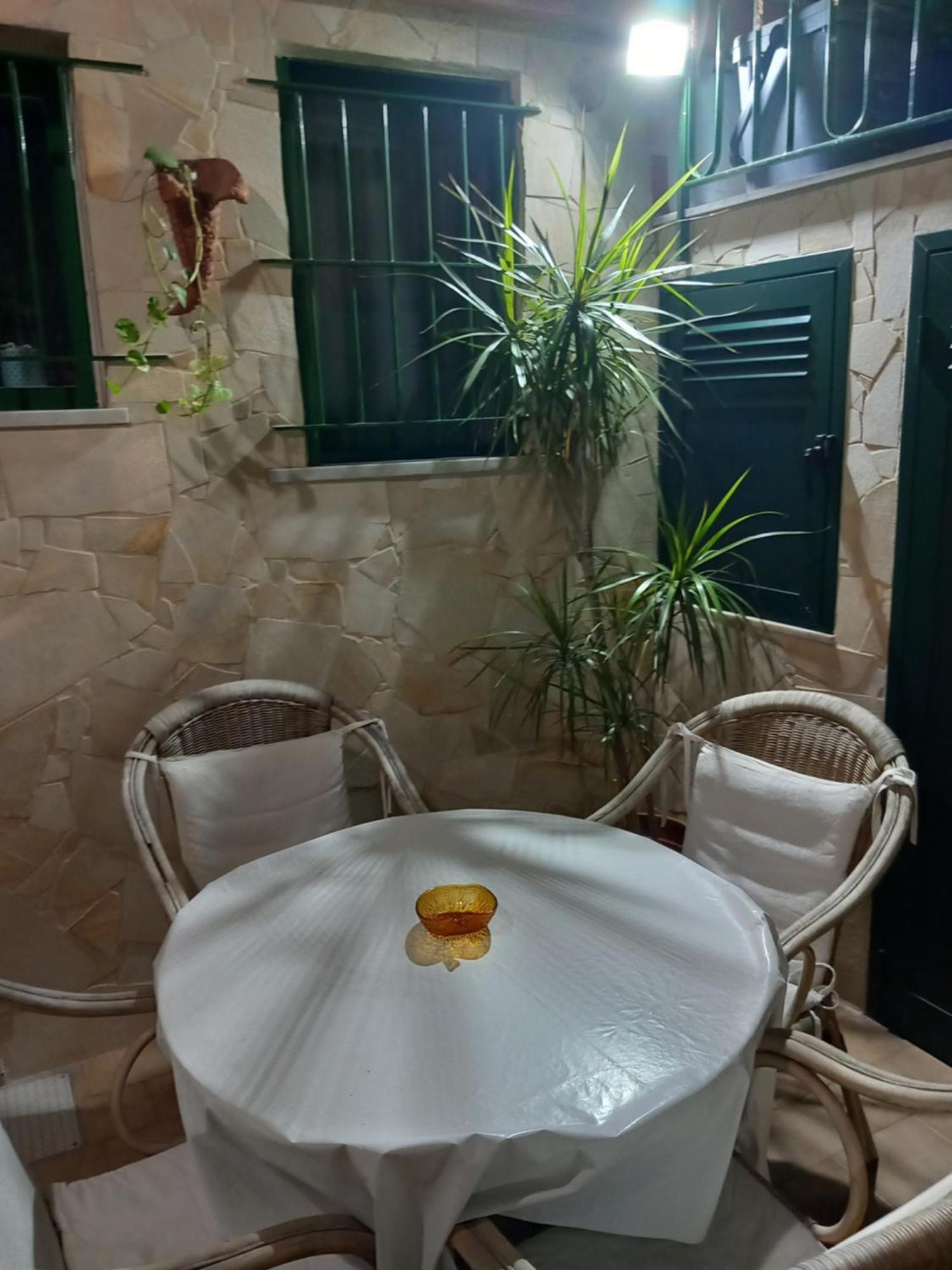 Casa Vacanze Rosa Aci Trezza Bagian luar foto